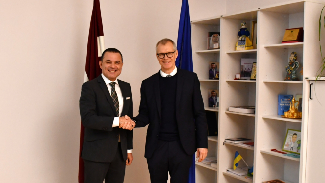 Dānijas vēstnieks un veselības ministrs