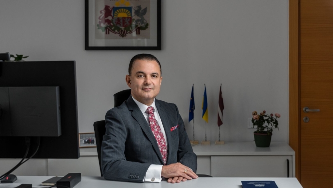 Hosams Abu Meri turpinās darbu veselības ministra amatā: prioritātes – slimnīcu tīkla reorganizācija, rindu mazināšana pie speciālistiem un veselības budžeta palielināšana