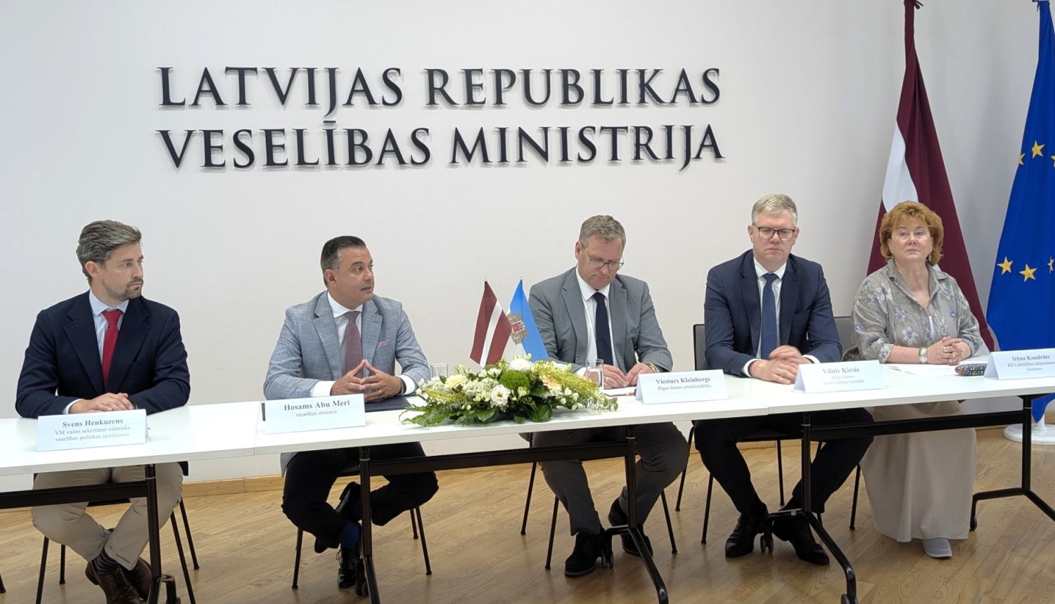 Ceļā uz vienotu cilvēkcentrētu mājas aprūpi – valsts un Rīga apvieno spēkus