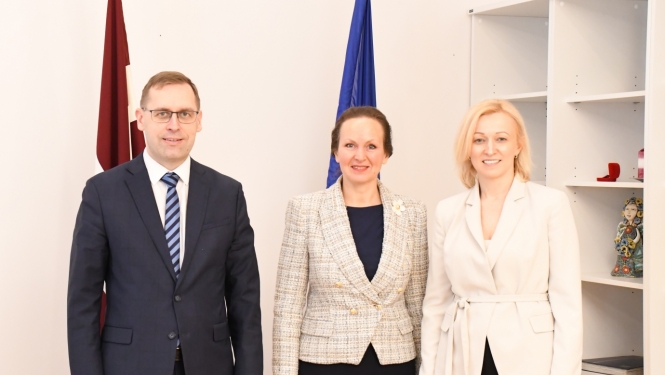 Valsts kontrolieris Rolands Irklis, veselības ministre Līga Meņģelsone, Valsts kontroles padomes locekle Maija Āboliņa