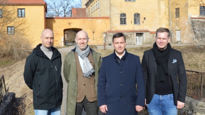 Pavļuts un Rozenbergs vienojas par Lielstraupes pils vēsturiskā kompleksa nodošanu pašvaldībai