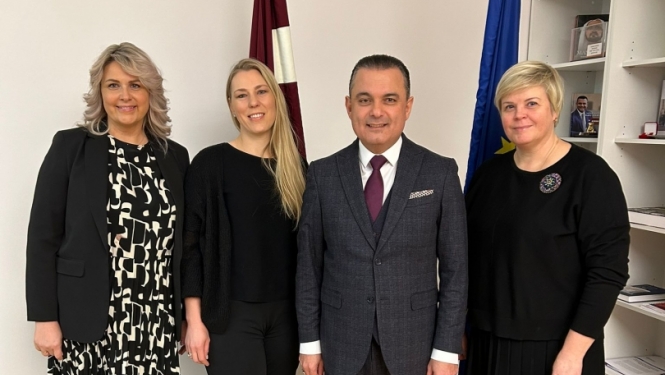Veselības ministrs tiekas ar Latvijas Vecmāšu asociācijas pārstāvēm