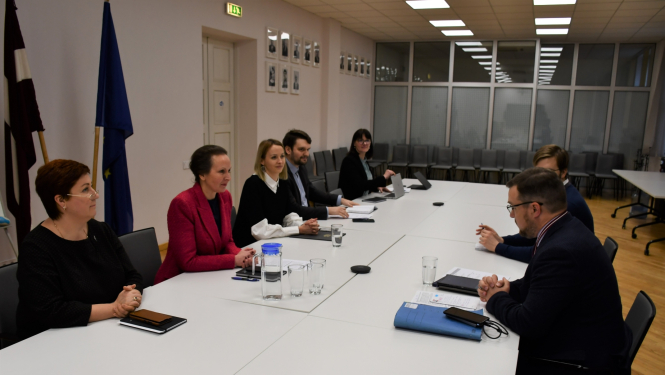 Veselības ministre tiekas ar Latvijas Republikas pastāvīgās pārstāves Eiropas Savienībā vietnieku, vēstnieku Mārtiņu Kreitu 