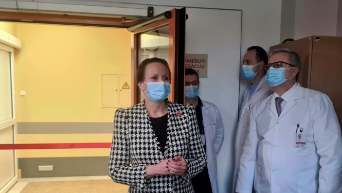 Veselības ministre Līga Meņģelsone apmeklē Traumatoloģijas un ortopēdijas slimnīcu