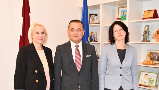 Veselības ministrs Hosams Abu Meri tiekas ar Latvijas Ģimenes ārstu asociācijas prezidenti Alisi Nicmani - Aišpuri un Latvijas Lauku ģimenes ārstu asociācijas prezidenti Līgu Kozlovsku