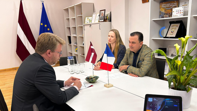 Pārrunā Latvijas un Francijas sadarbību farmācijas jomā