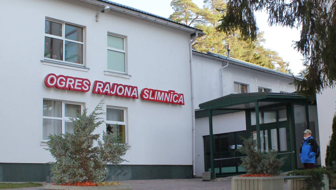 Veselības ministrs ar Ogres slimnīcas vadību pārrunā ārstniecības pakalpojumu nodrošinājumu un slimnīcas attīstību