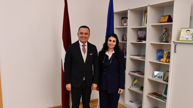 Tikšanās ar AAE vēstnieci