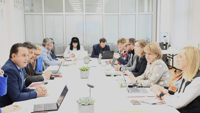 Veselības ministrs Hosams Abu Meri tiekas ar padotības iestāžu vadītājiem