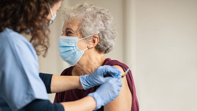 senioru_vakcinācija