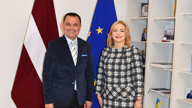 Ar Polijas vēstnieci