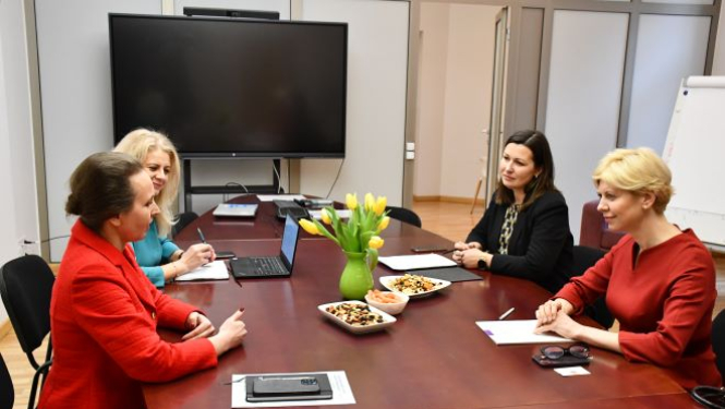 Veselības ministres Līgas Meņģelsones un izglītības un zinātnes ministres Andas Čakšas tikšanās