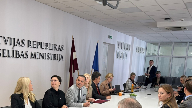 Veselības ministrs Hosams Abu Meri tiekas ar kapitālsabiedrību vadītājiem