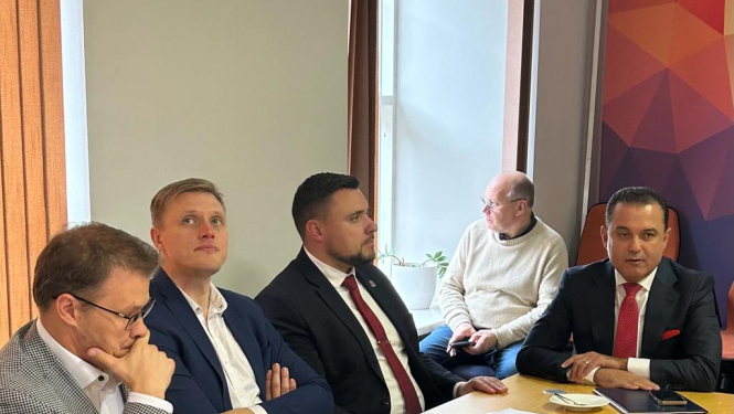 Veselības ministrs Hosams Abu Meri tiekas ar Saeimas deputātiem no Nacionālās apvienības