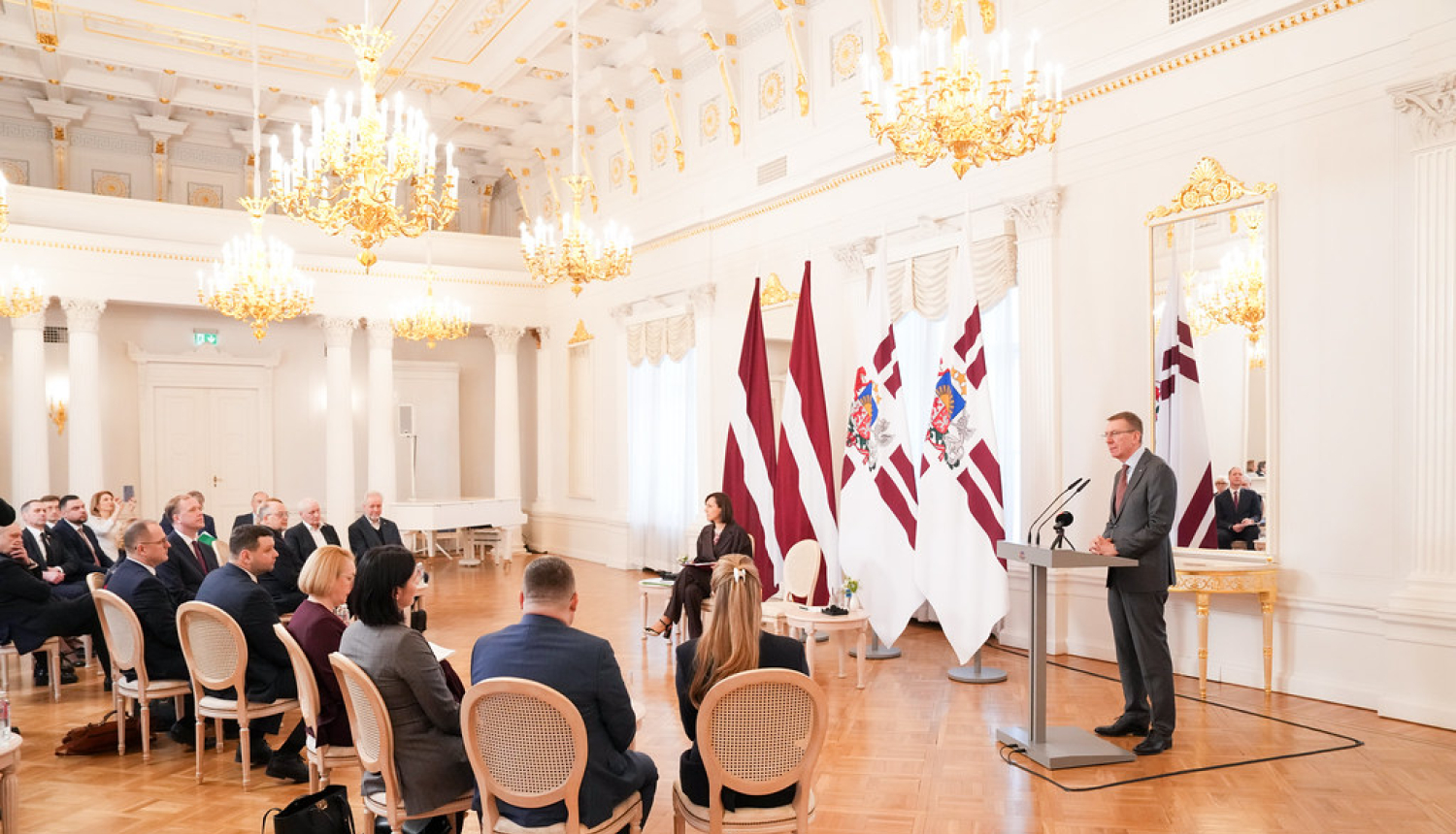 Rīgas pilī diskutē par demogrāfiju: veselības aprūpei būtiska loma ģimeņu atbalstā