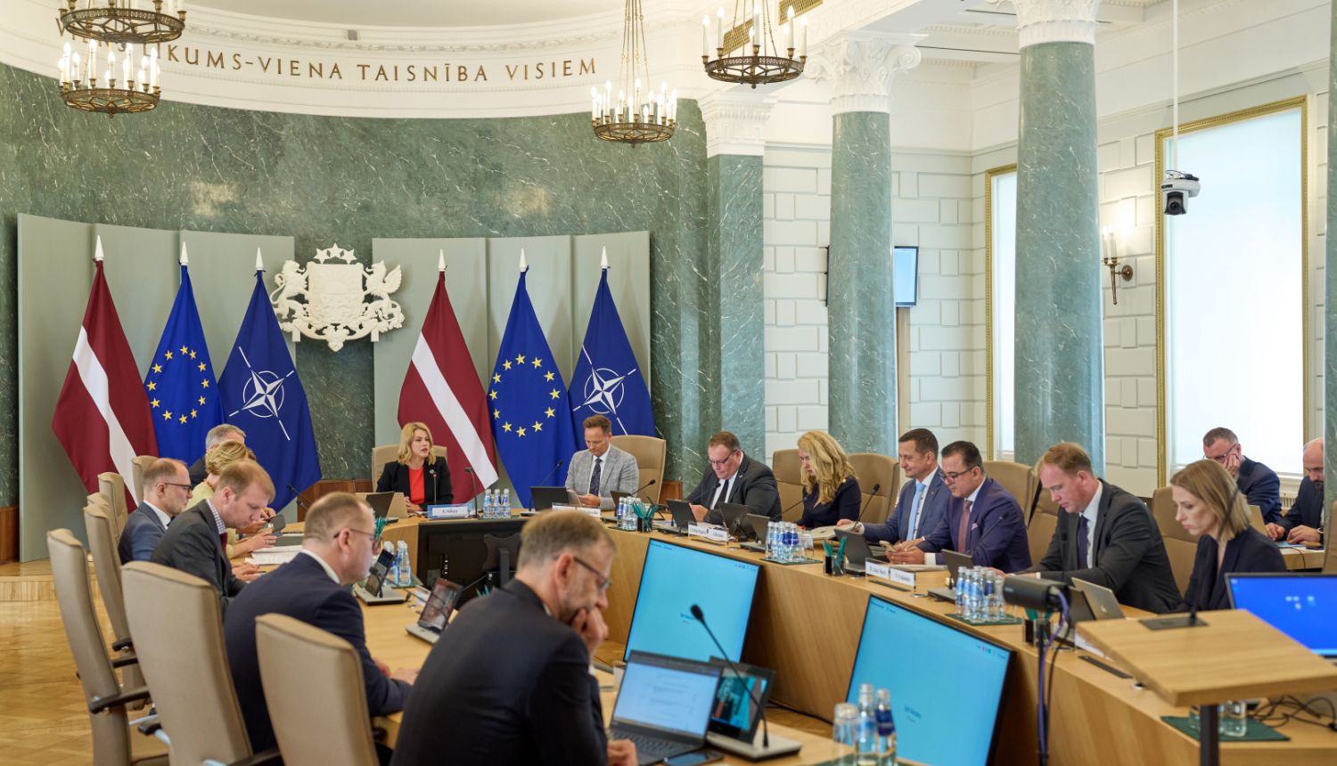 Aprit divi gadi Evikas Siliņas valdībai – pārmaiņas virknē nozaru, stiprināta valsts drošība, atbalsts ģimenēm un ekonomikas izaugsme, mazināta birokrātija