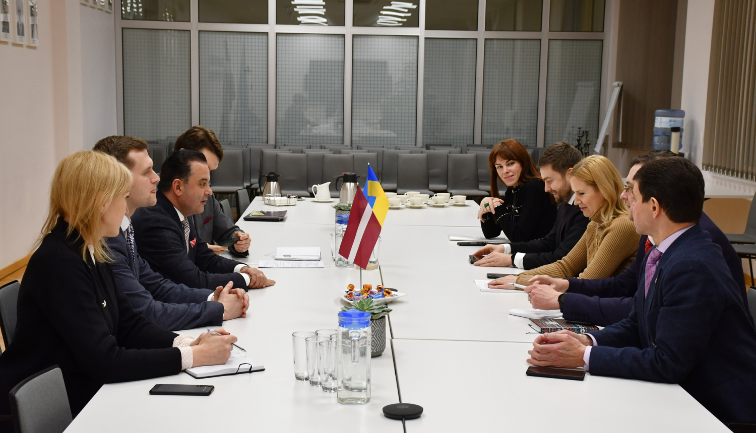 Veselības ministrs Hosams Abu Meri tiekas ar Ukrainas parlamenta priekšsēdētāja biedri Olenu Kondratjuku