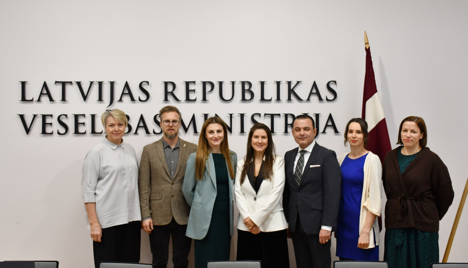 Veselības ministrs Hosams Abu Meri ar Fonda Mammamammai.EU  pārstāvjiem pārrunā atbalsta pasākumus sievietēm dzemdību un pēcdzemdību periodā