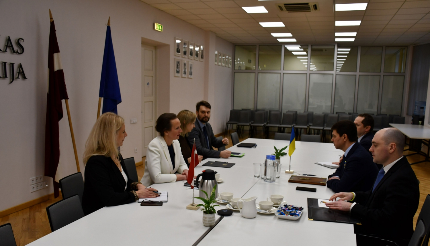 Veselības ministres tikšanās ar Ukrainas vēstnieku Latvijā