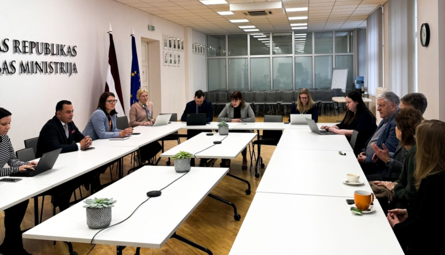 Veselības ministrs ar speciālistiem pārrunā aktualitātes gastroenteroloģijas jomā