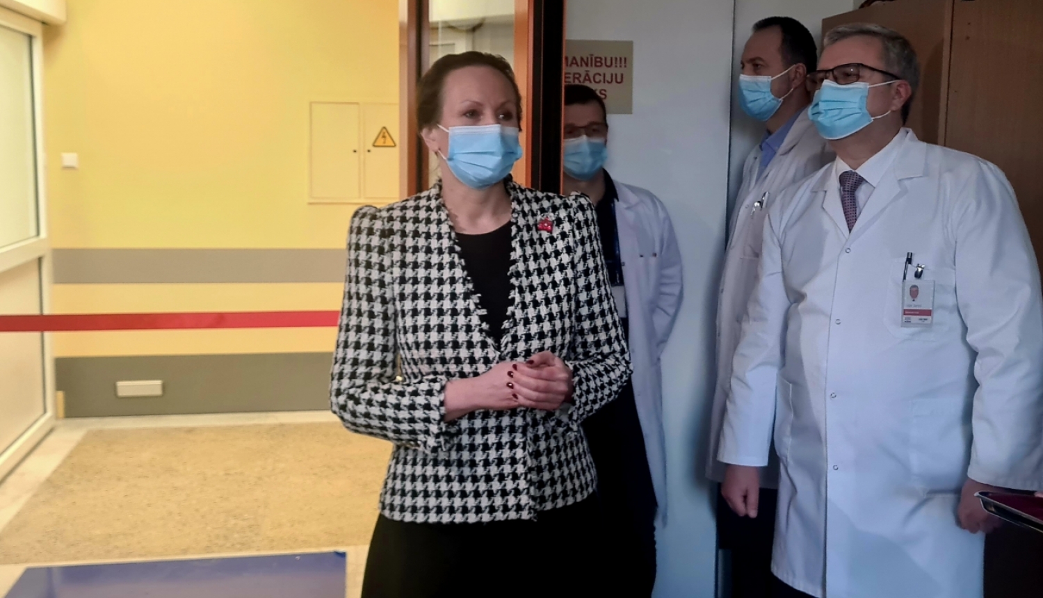 Veselības ministre Līga Meņģelsone apmeklē Traumatoloģijas un ortopēdijas slimnīcu