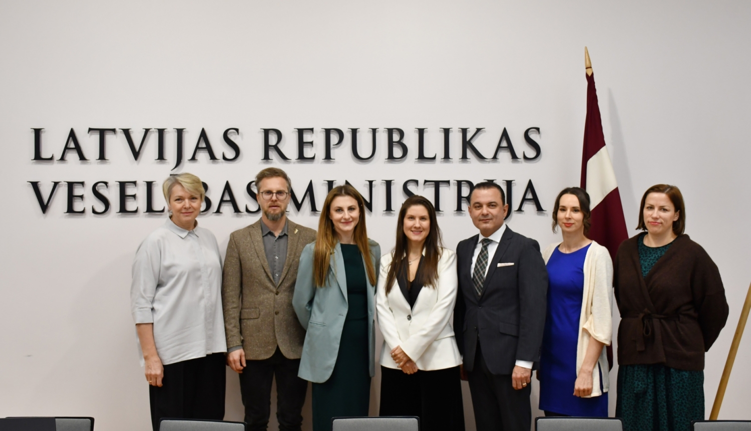 Veselības ministrs Hosams Abu Meri ar Fonda Mammamammai.EU  pārstāvjiem pārrunā atbalsta pasākumus sievietēm dzemdību un pēcdzemdību periodā