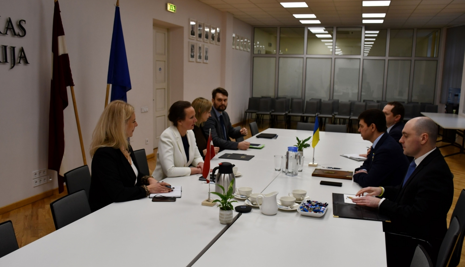 Veselības ministres tikšanās ar Ukrainas vēstnieku Latvijā