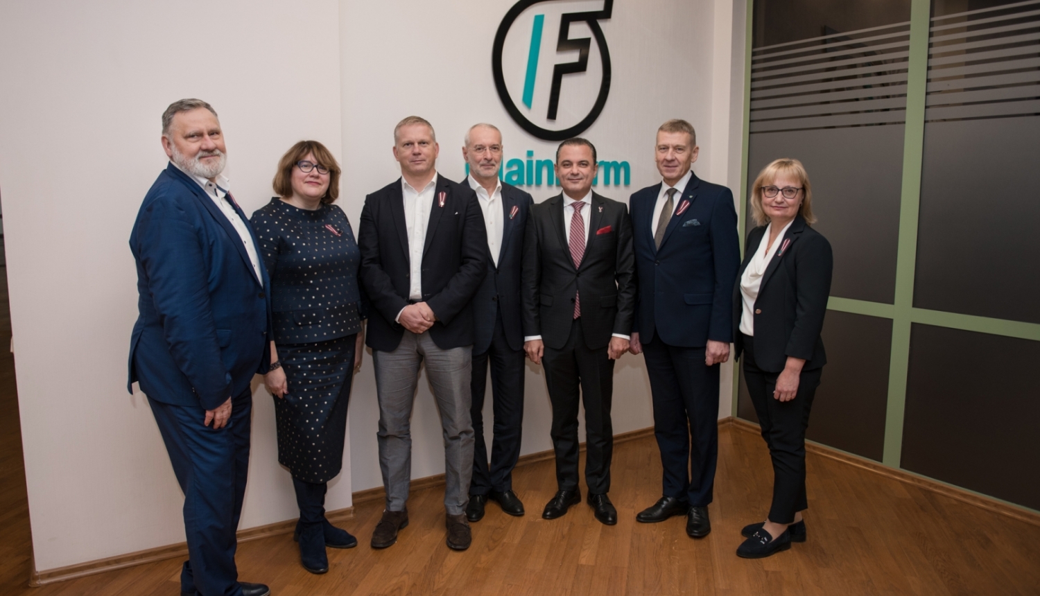 Veselības ministrs apmeklē "Olainfarm"