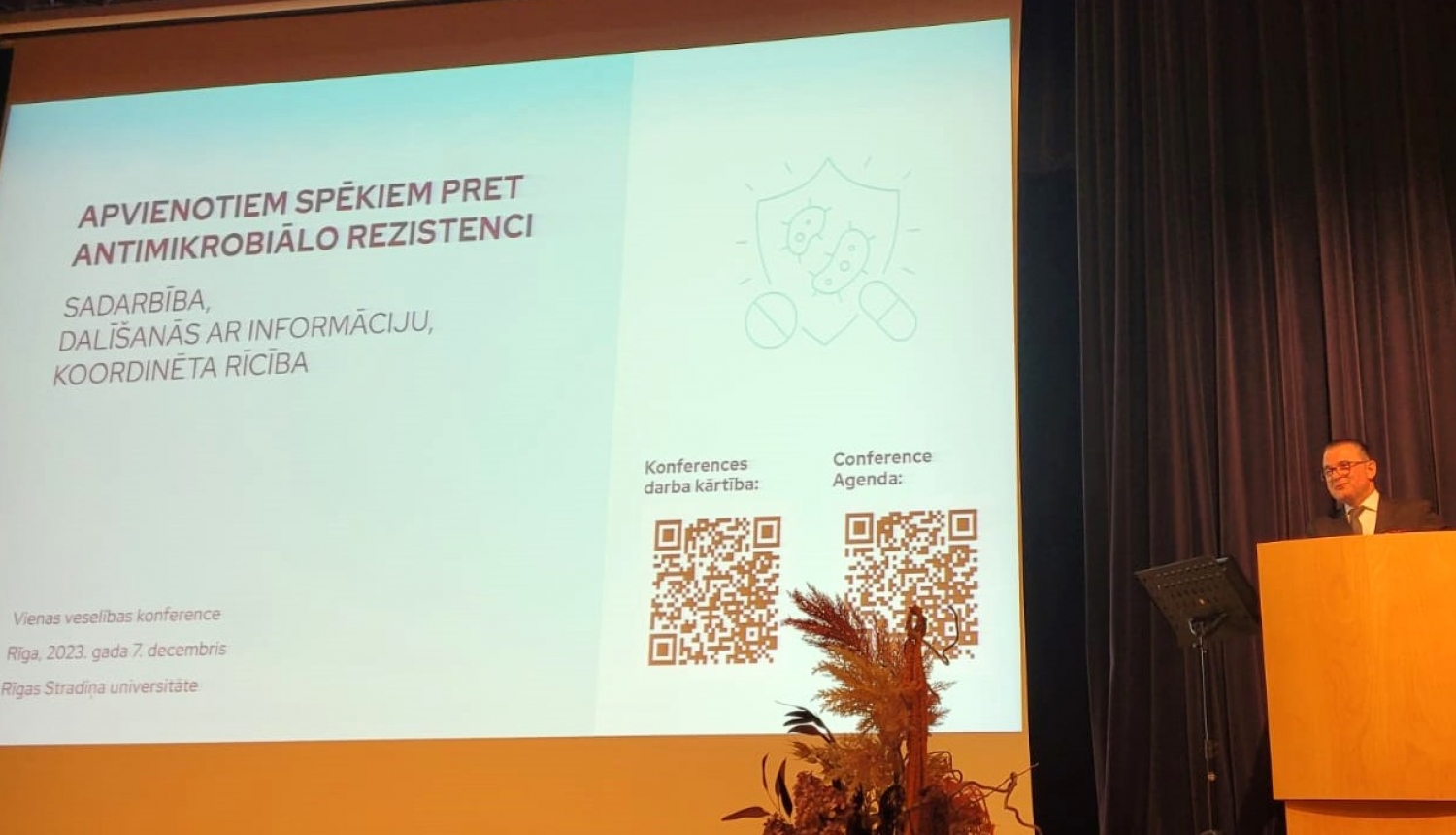 Veselības ministrs Hosams Abu Meri atklāj konferenci par antimikrobiālo rezistenci