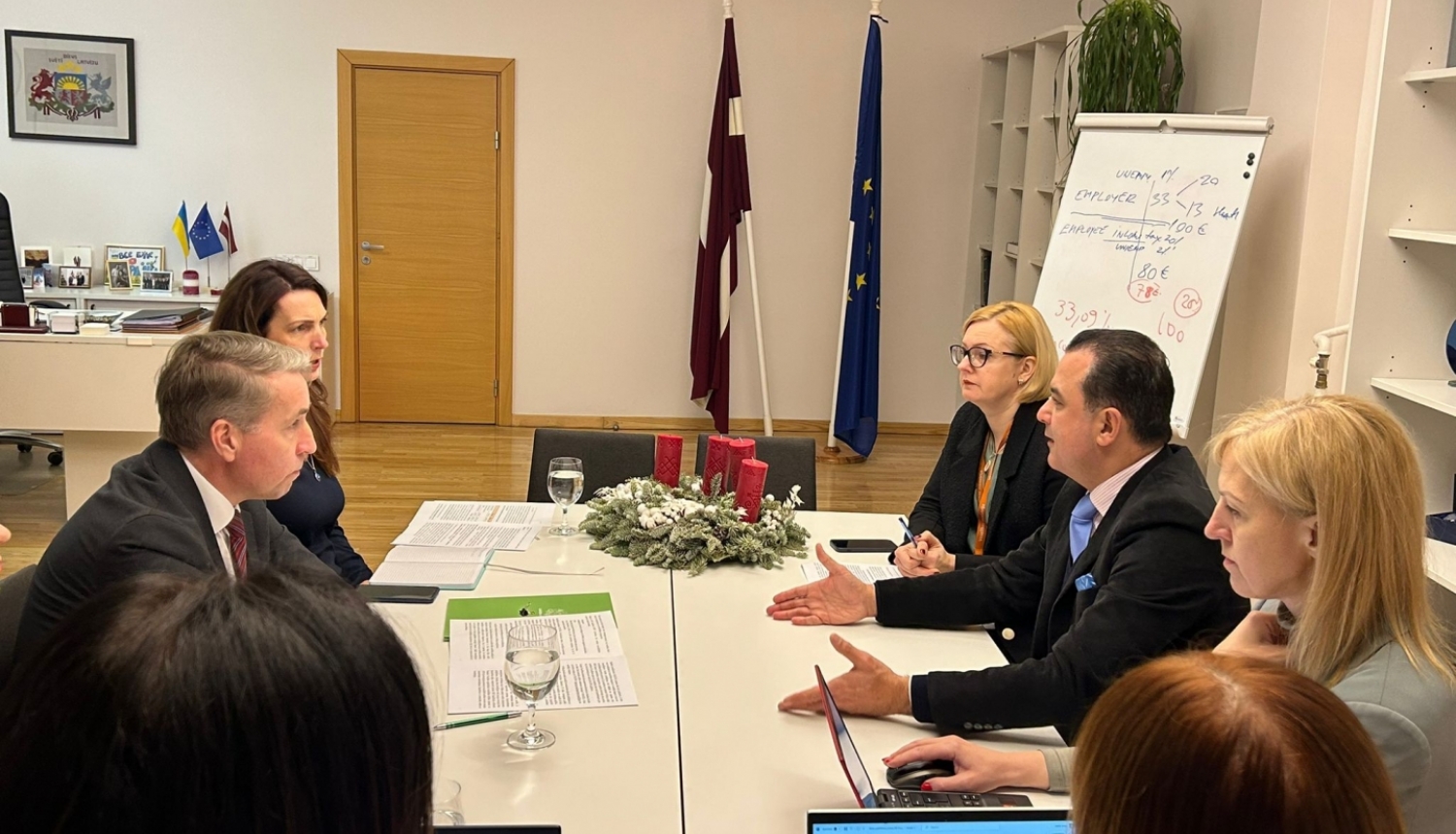 Veselības un labklājības ministri vienojas mazināt administratīvo slogu nozarēs